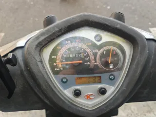 Kymco Agility 125 Scooter Negra/Plata