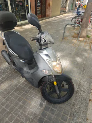 Kymco Agility 125 Scooter Negra/Plata