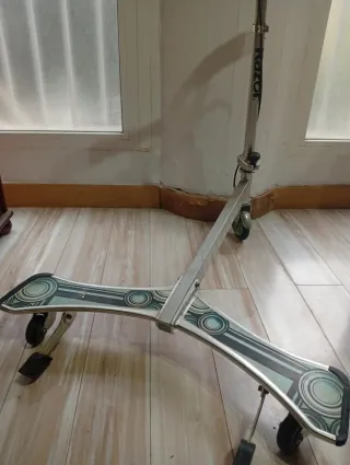 Patinete drift 3 ruedas tipo Razor PowerWing