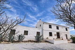 Casa rural en venta en Baza