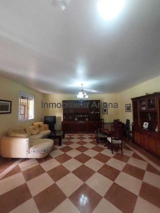 Casa adosada en venta en Lucena