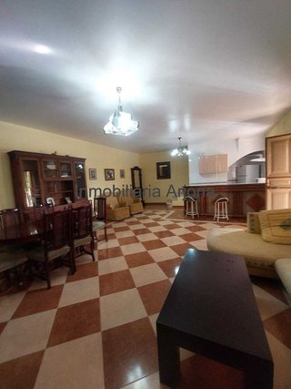 Casa adosada en venta en Lucena