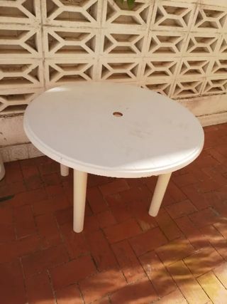 Mesa redonda de plástico 105cm