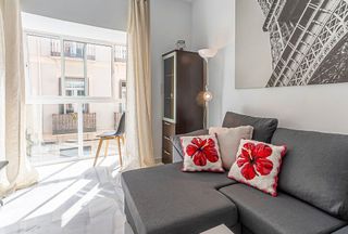 Piso en venta en La Goleta - San Felipe Neri en Málaga