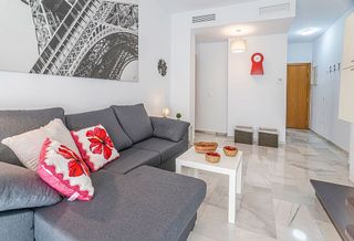 Piso en venta en La Goleta - San Felipe Neri en Málaga
