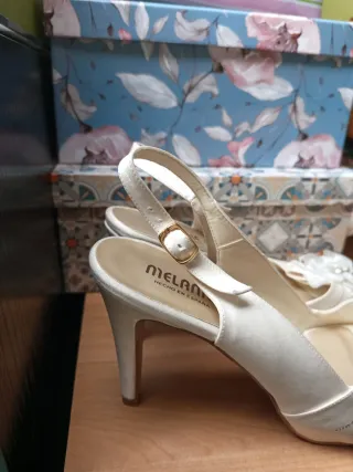 Sandalias Melanie Talla 40 Boda Plata/Blanco