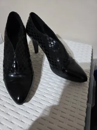 Zapatos de tacón negros
