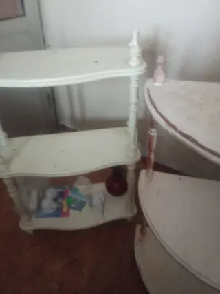 Estantería de madera para restaurar