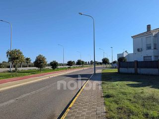 Casa adosada en venta en Utrera