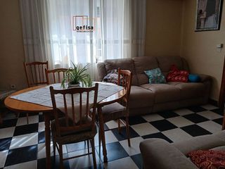 Casa adosada en venta en Valdepeñas