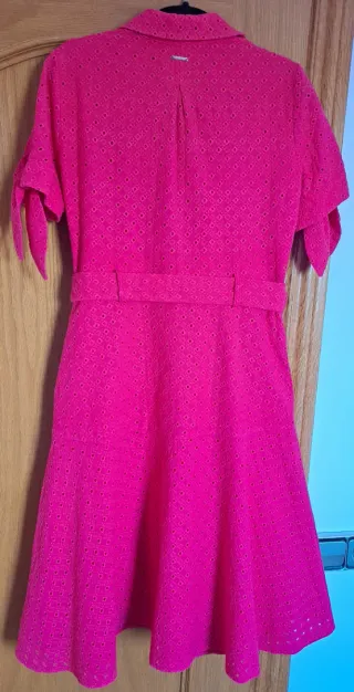 Vestido rojo con cinturón