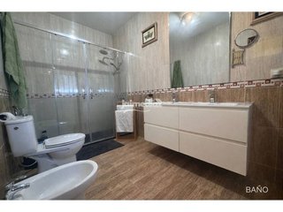 Casa adosada en venta en Alcalá del Río