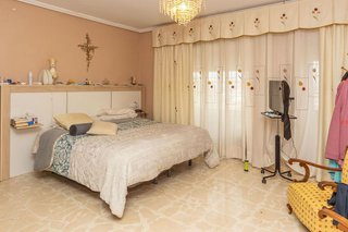 Chalet en venta en Baza