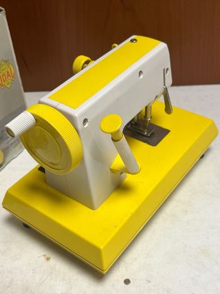 Máquina de coser Coqueta Juguete