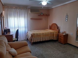 Chalet en venta en Peña de las Águilas en Elche