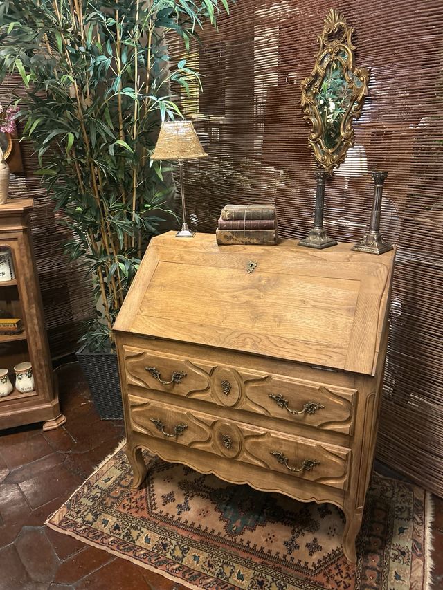 Escritorio antiguo