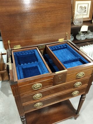 Mueble Cubertería Madera y Terciopelo