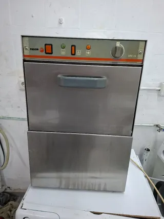 Lavavajillas industrial Fagor LVC-15