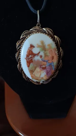 Medaglione Porcellana Vintage