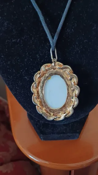 Medaglione Porcellana Vintage