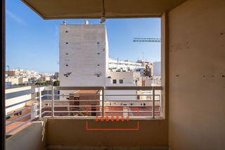 Piso en venta en Plaza de Toros - Santa Rita en Almería