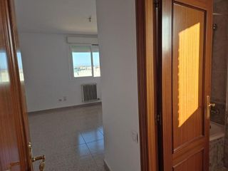 Piso en venta en Valdefierro en Zaragoza