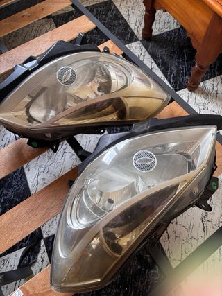 Pareja Faros Renault Clio III
