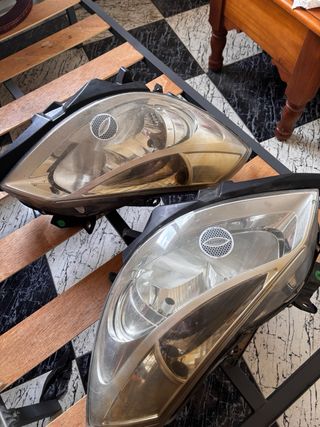 Pareja Faros Renault Clio III