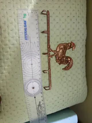 Cascanueces y soporte llaves bronce