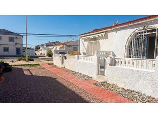 Chalet en venta en La Siesta - El Salado - Torreta en Torrevieja