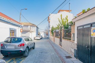 Chalet en venta en Zubia (La)