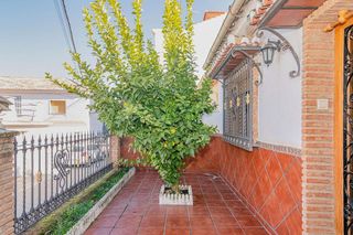 Chalet en venta en Zubia (La)