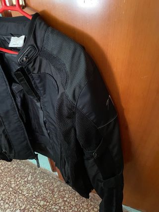 Chaqueta de moto negra
