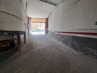 Garaje en venta en La Font de la Guatlla en Barcelona