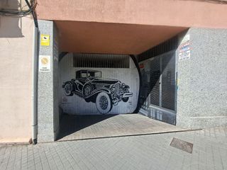 Garaje en venta en La Font de la Guatlla en Barcelona