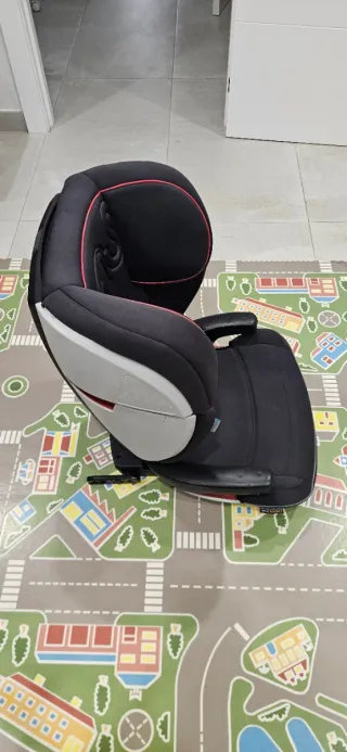 Silla de coche negra