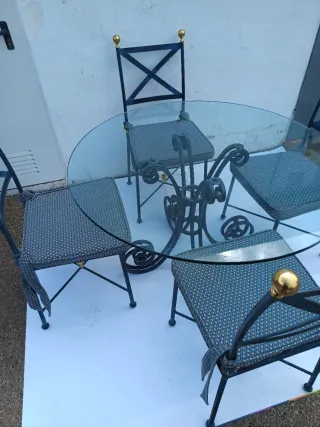 Mesa de forja redonda con 4 sillas