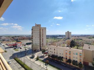 Piso en venta en Hospital - Parque sur en Albacete