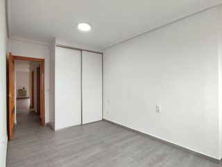 Piso en venta en Hospital - Parque sur en Albacete