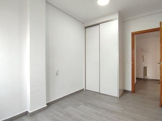 Piso en venta en Hospital - Parque sur en Albacete