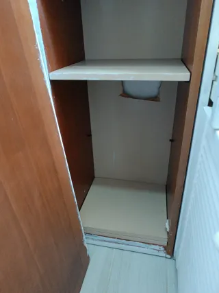 Coppia mobiletti bianchi in legno