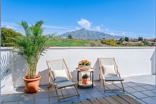 Ático en venta en Nueva Andalucía centro en Marbella