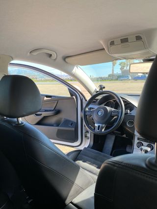 Volkswagen Passat 2010
