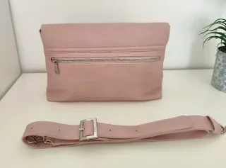 Bolso rosa de hombro o bandolera