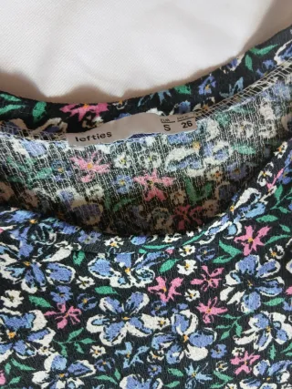 Vestido Lefties floral talla S