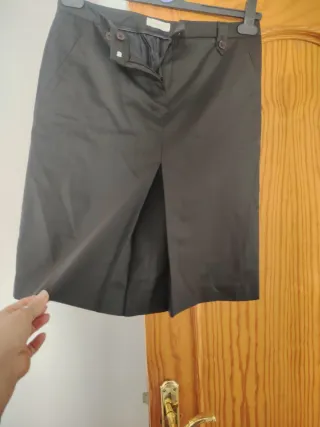 Falda negra elegante