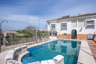 Chalet en venta en Salteras