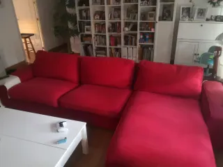 Sofá KIVIK IKEA Rojo. 3,15 Mts. Largo.