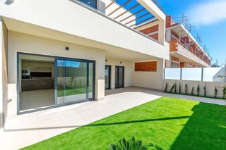 Casa adosada en venta en  El Acequión - Los Naúfragos en Torrevieja