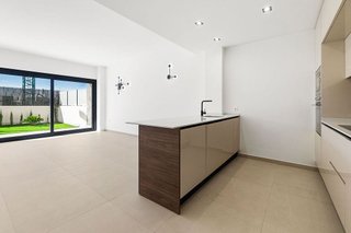 Casa adosada en venta en  El Acequión - Los Naúfragos en Torrevieja
